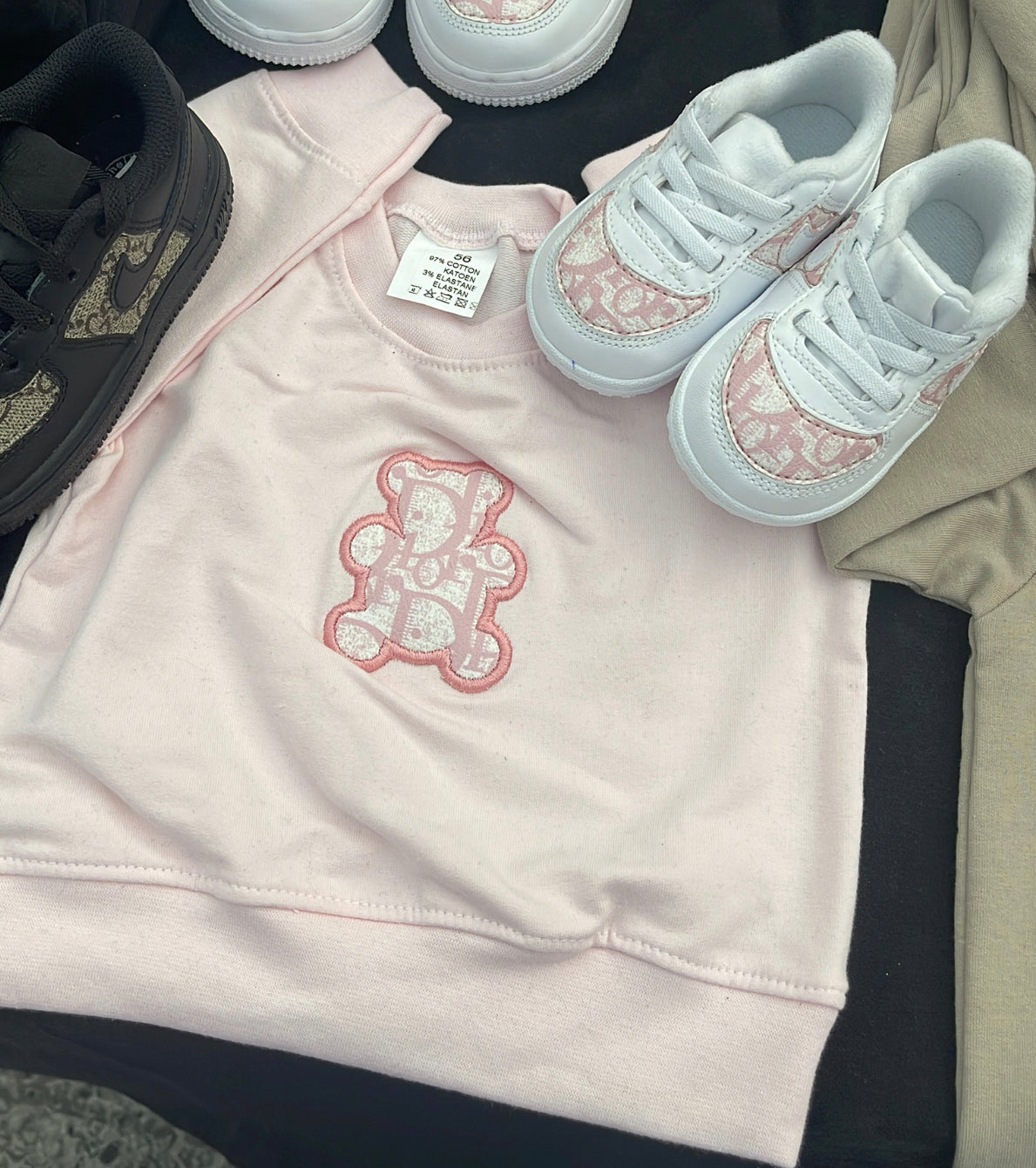 Beige Pullover x CD Beige Stoff