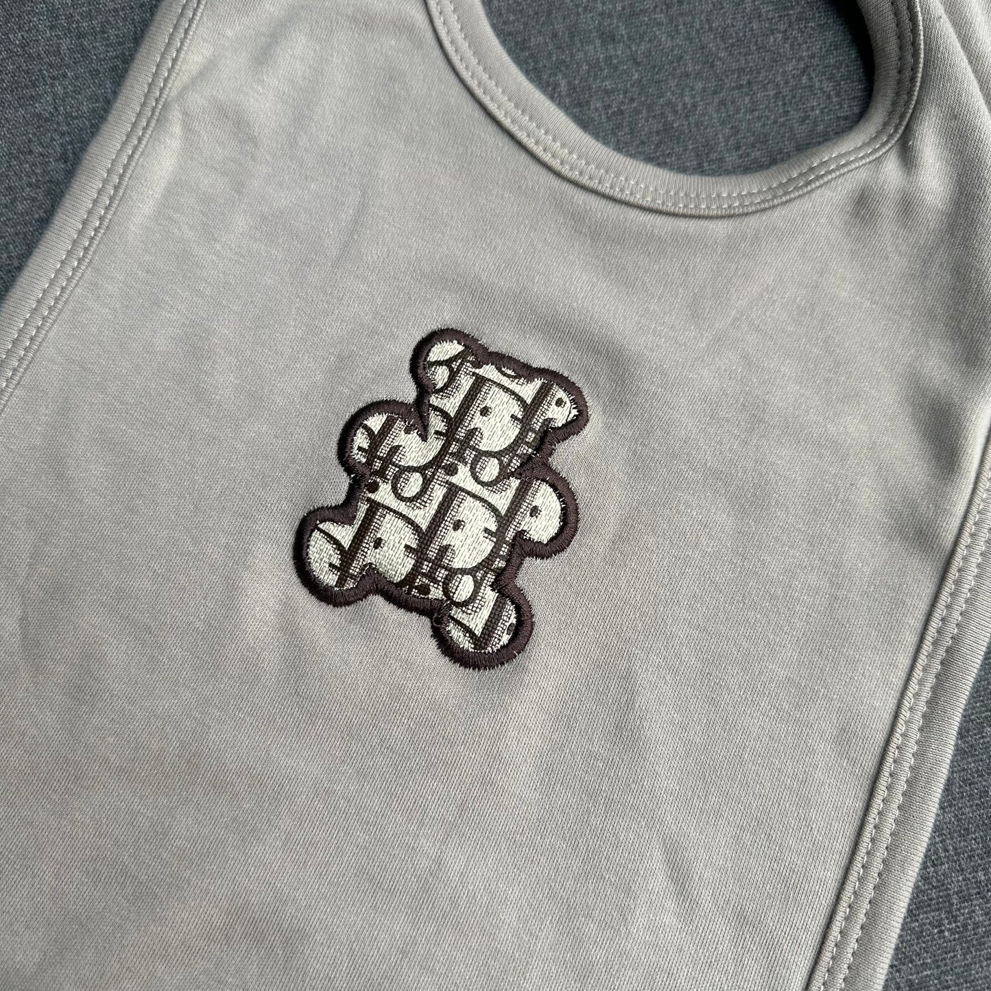 Custom bib one size